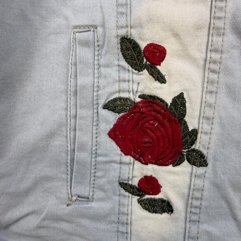 Waimea this embroidered